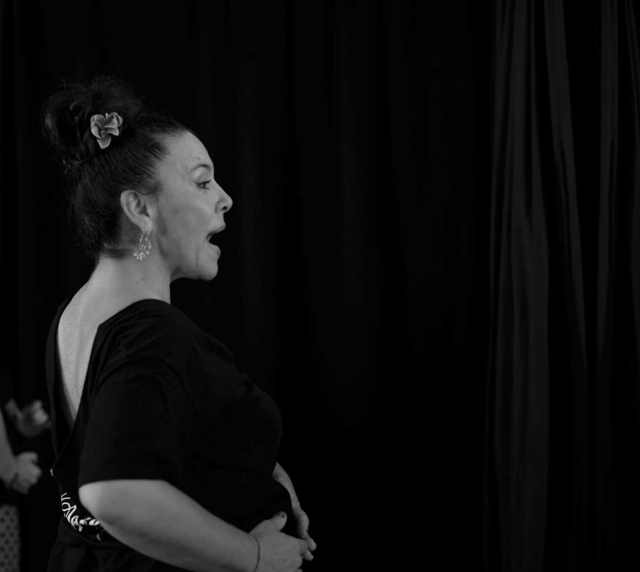 Experiencia Flamenca en Sevilla Con Valeria Saura Flamenco
